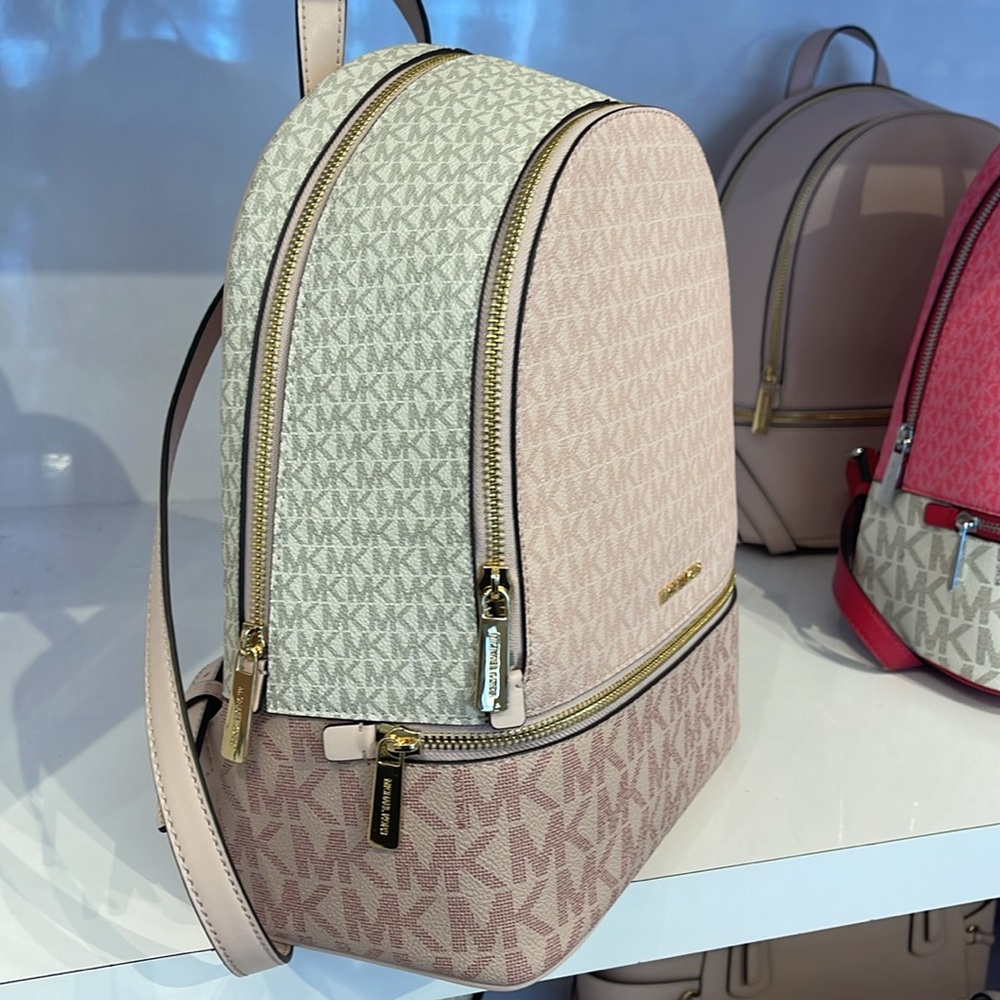 MICHAEL KORS Rhea Medm Zip Color-Block Signature Logo Backpack
PWD BLSH MLT
NWT - Picture 3 of 16